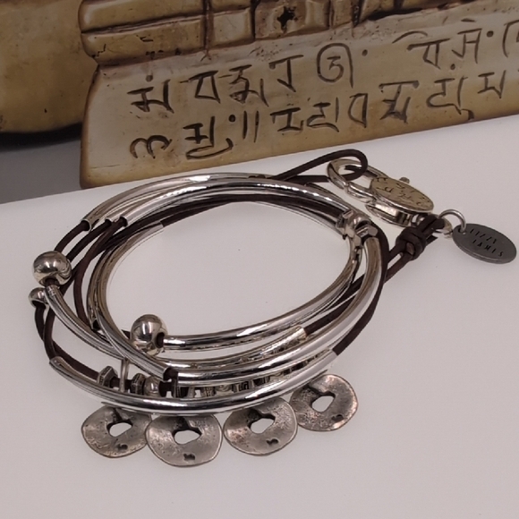 Lizzie James Convertible Wrap Bracelet/Necklace - Sterling & Leather - Picture 5 of 5